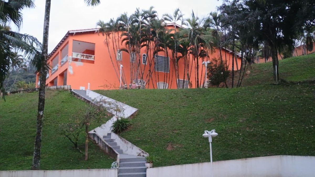 🌿 Chácara à Venda com 5 quartos - Parque Mirante de Parnaíba, Santana de Parnaíba - SP