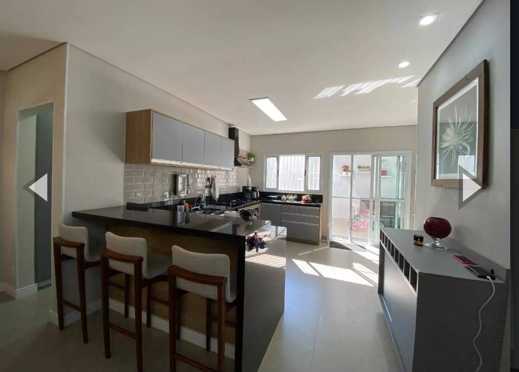 Sobrado em Vinhedo com 3 dorm. sendo 1 suíte, ar condic., 3 vagas, ambientes integrados, porcelanato, quintal, jardim, próximo ao centro de Vinhedo., foto 4