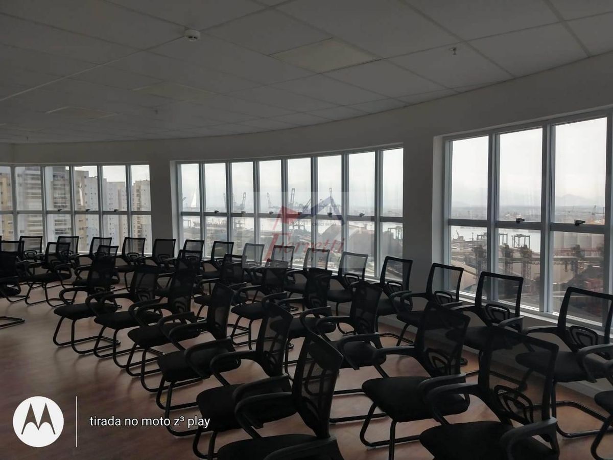 Sala comercial à venda no bairro Ponta da Praia em Santos/SP