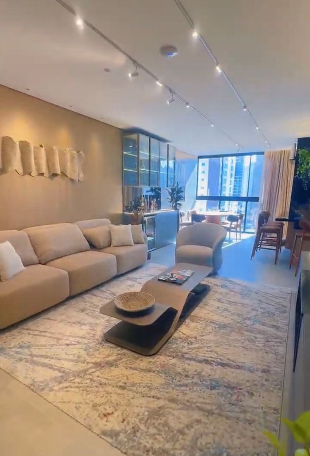 APTO NOVO MOBILIADO E AUTOMATIZADO| ED FAROL DE VALENÇA EM BALNEÁRIO CAMBORIÚ/SC - Apartamento em Centro, Balneário Camboriú - à venda - Hárpia Imóveis