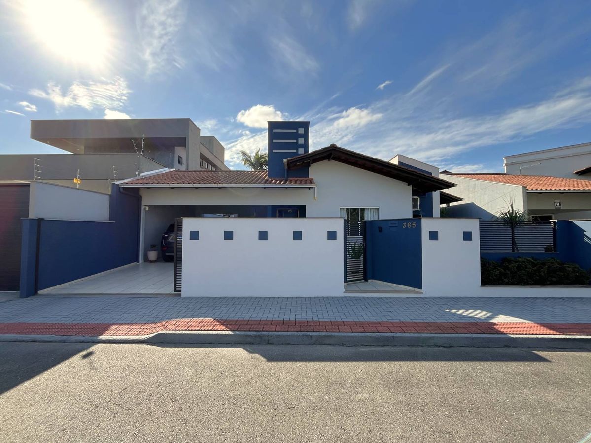 Casa Semi Mobiliadad | Rau | 3 quartos (1 suíte + home office) | 200m² - Casa em Rau, Jaraguá do Sul - à venda - MACROimoveis.com