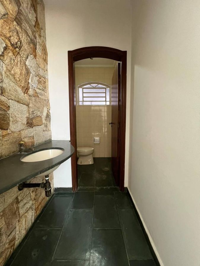 CONFORTO, ESPAÇO E EXCELENTE LOCALIZAÇÃO EM VALINHOS!  Se você procura uma casa espaçosa, completa e muito bem localizada, esta é uma excelente oportunidade!, foto 5