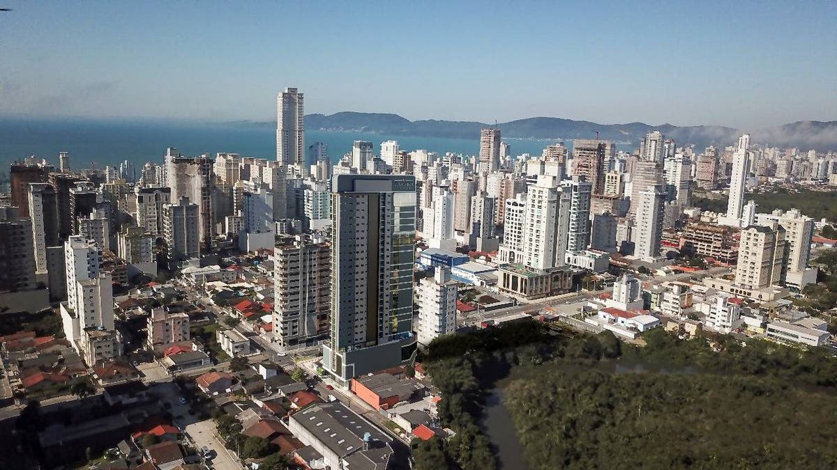 EDIFÍCIO OCEANICO ITAPEMA - Apartamento em Meia Praia, Itapema - à venda - JSobrinho Imóveis
