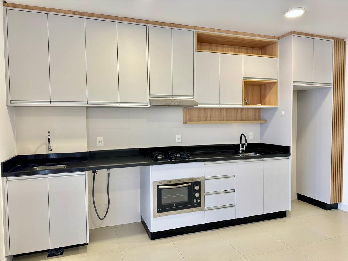 APARTAMENTO NO EDIFÍCIO BRAVA HILL - PRAIA BRAVA, ITAJAÍ
