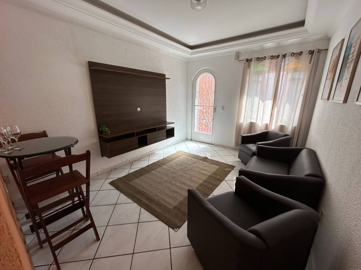 Estilo arquitetônico: Clássico residencial.