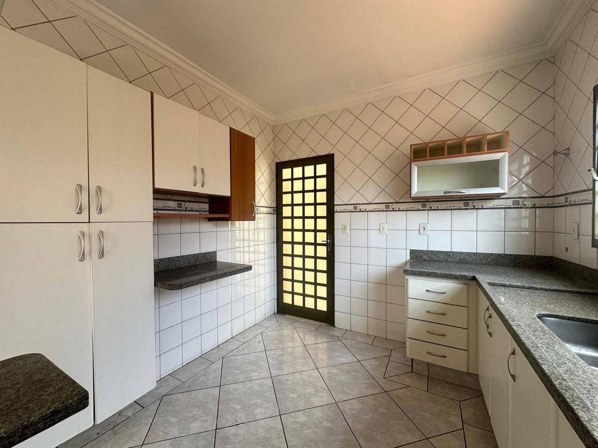 Foto 18 — Casa com 3 quartos, Setor Universitário - Rio Verde