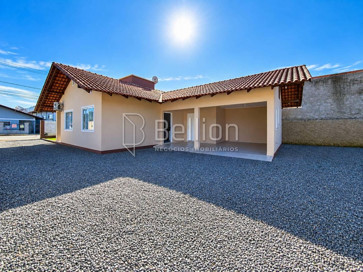 Casa com edícula à Venda em Rio dos Cedros/SC
