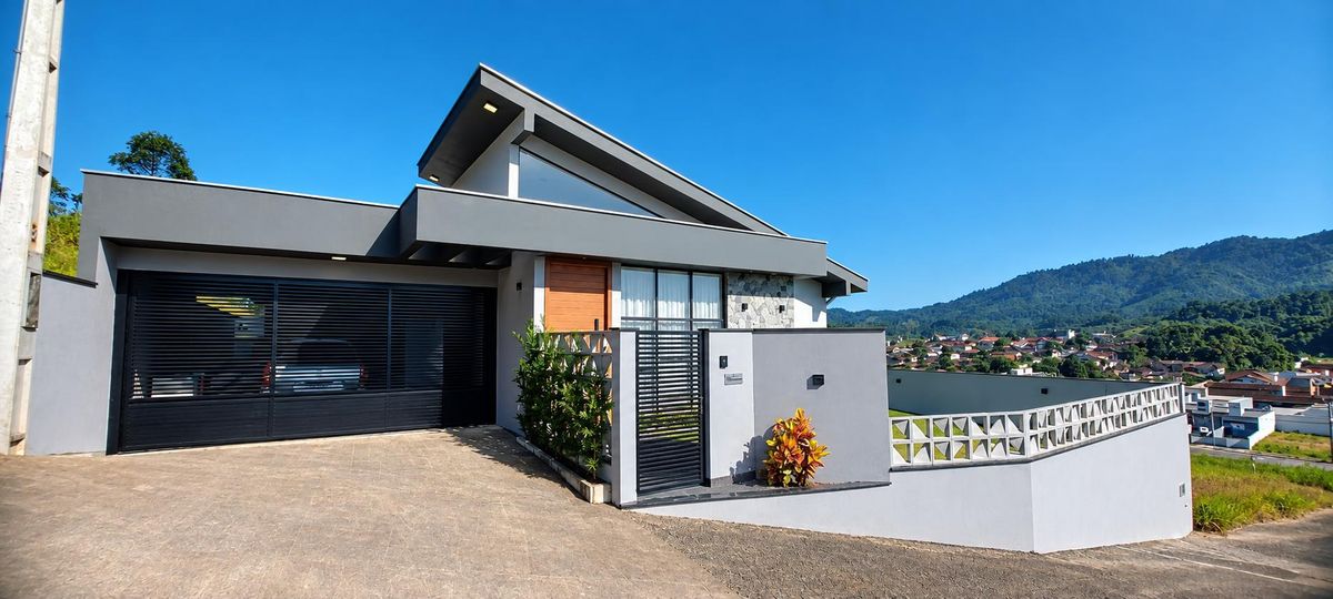 CASA COM 1 SUÍTE + 2 QUARTOS, JARAGUÁ 99 - Casa em Jaraguá 99, Jaraguá do Sul - à venda - IMOB Imóveis