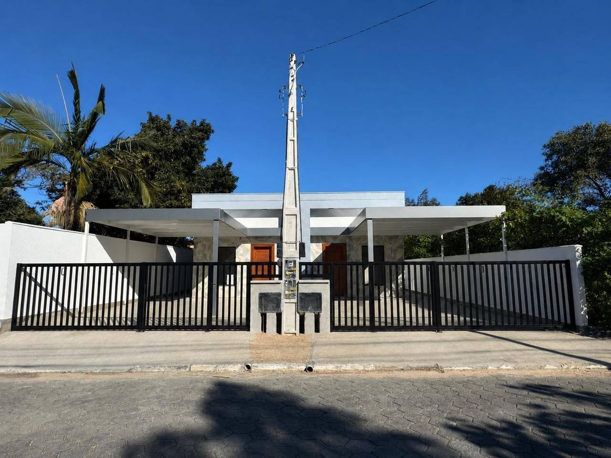 2 Casas Recém Construída no Rio Vermelho - Casa em São João do Rio Vermelho, Florianópolis - à venda e para temporada - Nativo Imóveis LTDA