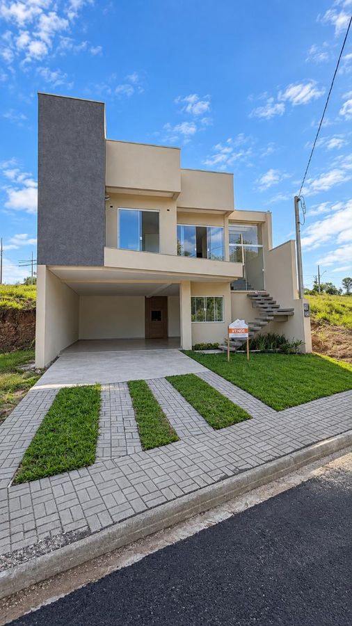 SOBRADO PARA LOCAÇÃO VILA PINHEIRINHO - Sobrado em Vila Pinheirinho, São Mateus do Sul - para locação - Salvielli Cordeiro Corretora de Imóveis