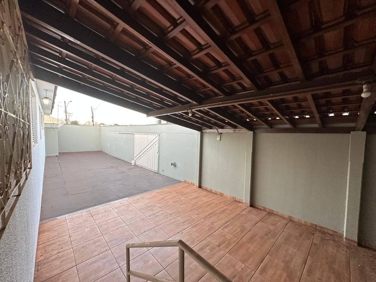 Casa com 4 quartos, Jardim Goiás - Rio Verde