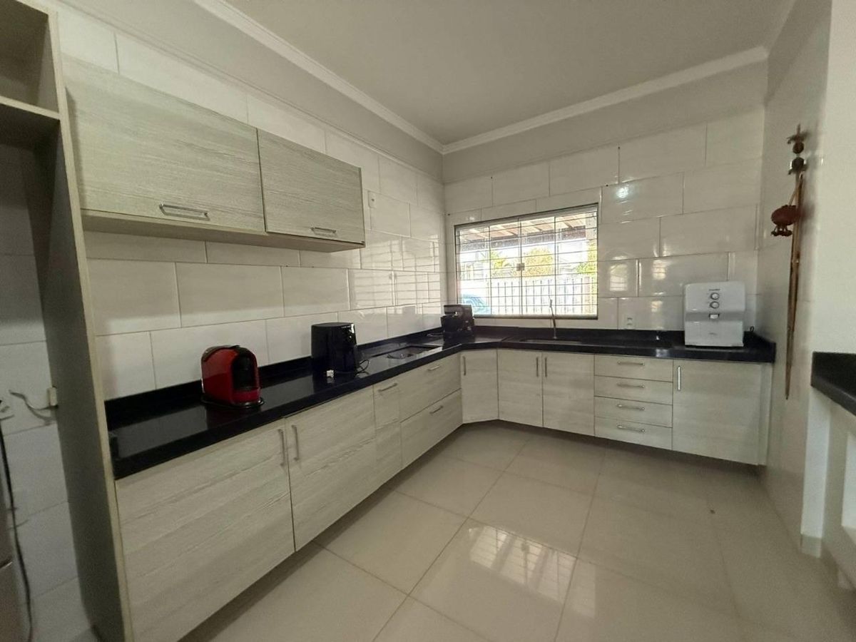 Casa com 3 quartos, 1 suíte