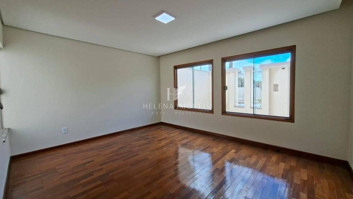 Sobrado / Jardim Santa Clara - Casa em Jardim Santa Clara, São João da Boa Vista - à venda - Helena Imóveis
