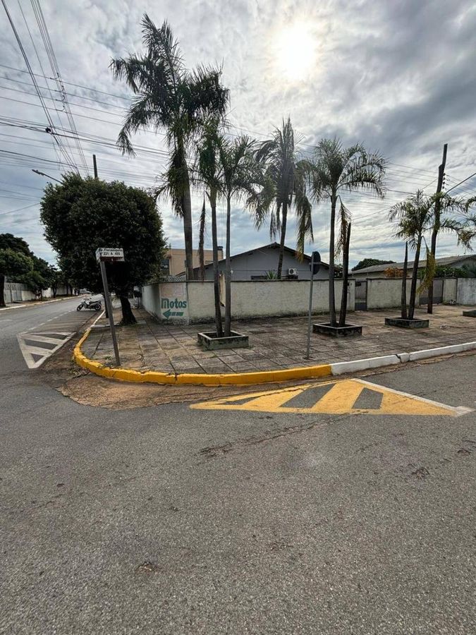 Sobrado com 5 quartos, 1 suíte