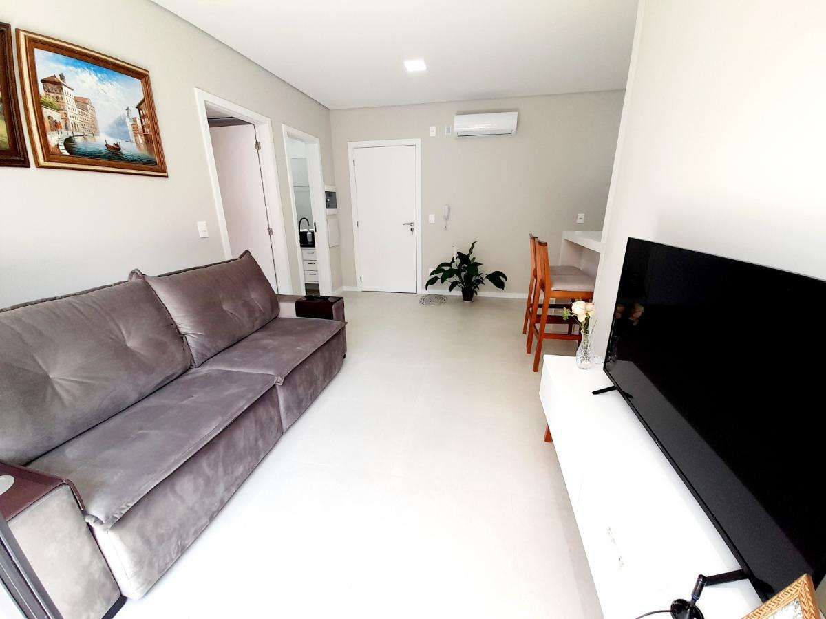 Apartamento para locação de 01 dormitório mobiliado, rua 3300 em Balneário Camboriú - Apartamento em Centro, Balneário Camboriú - para temporada e para locação - Desc Imóveis