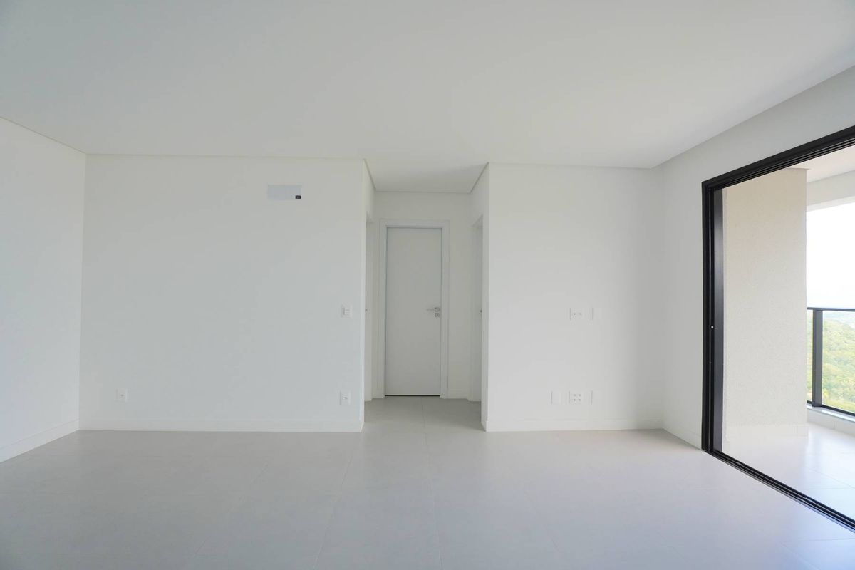 Apartamento a venda no Edifício Brava Breeze na Praia Brava - Apartamento em Praia Brava - à venda - IMOBILIÁRIA TERRA ITAJAI LTDA