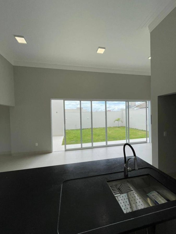 Casa , com 3 quartos - Residencial Mont Serrat, Sorriso