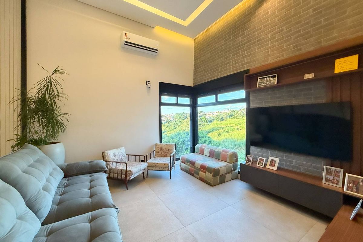Casa de Condomínio com 3 suítes e fundo pra mata - Condomínio Residencial Mon't Alcino- Valinhos, foto 2