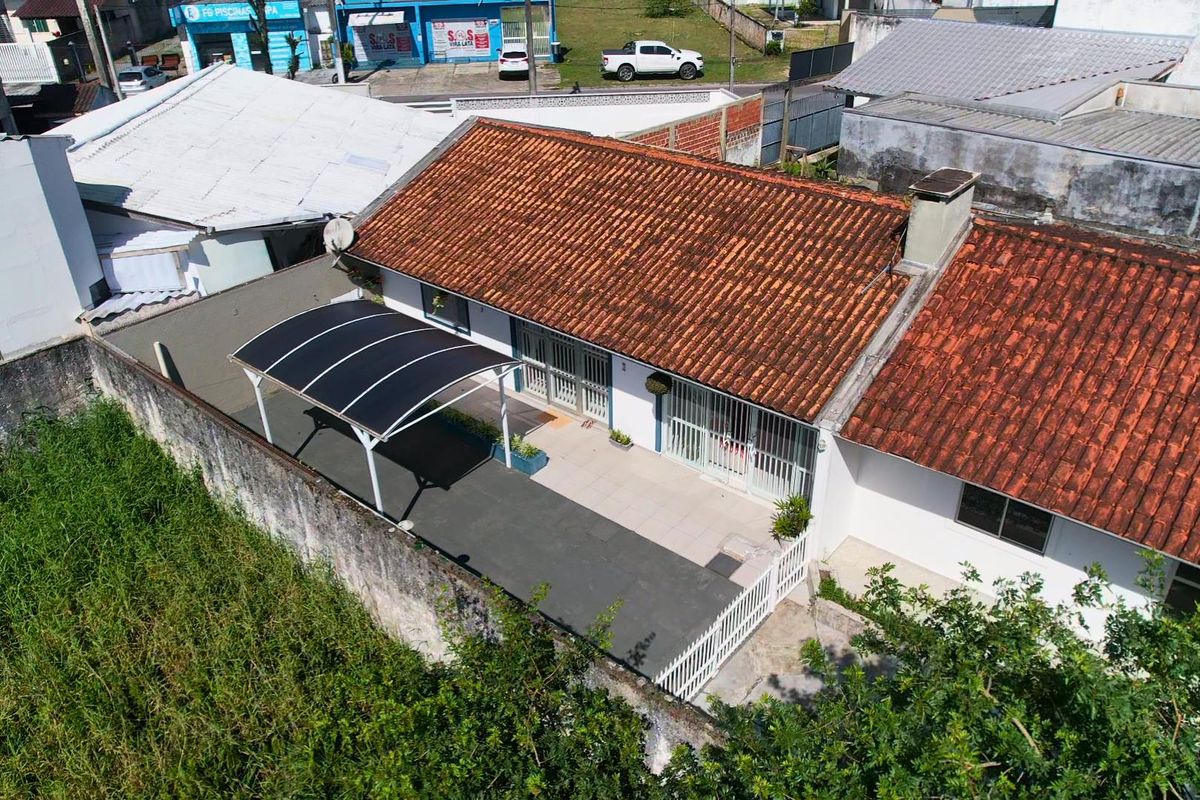 Casa Reformada em Ótima localização