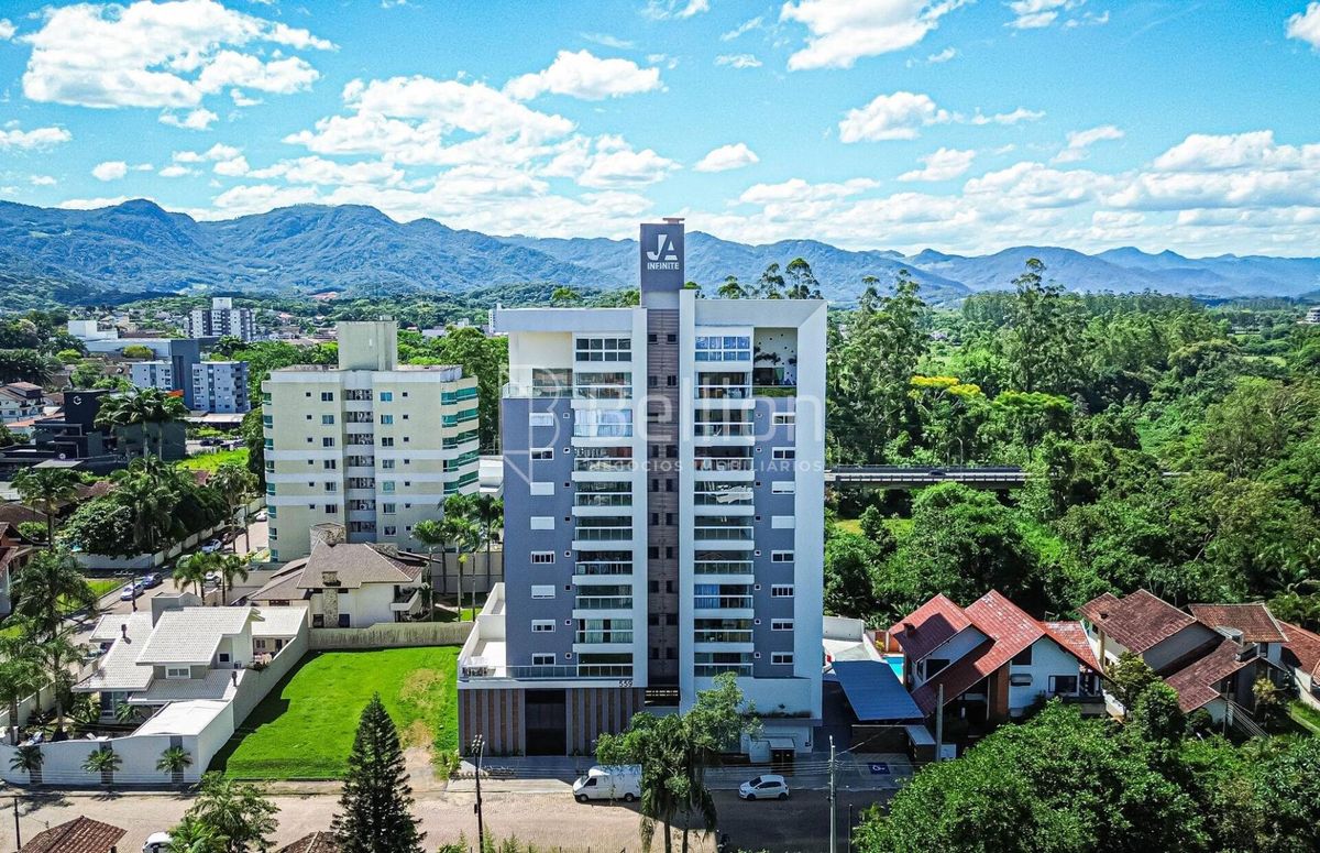 Apartamento com 3 suites e 2 vagas individuais no Centro de Timbó