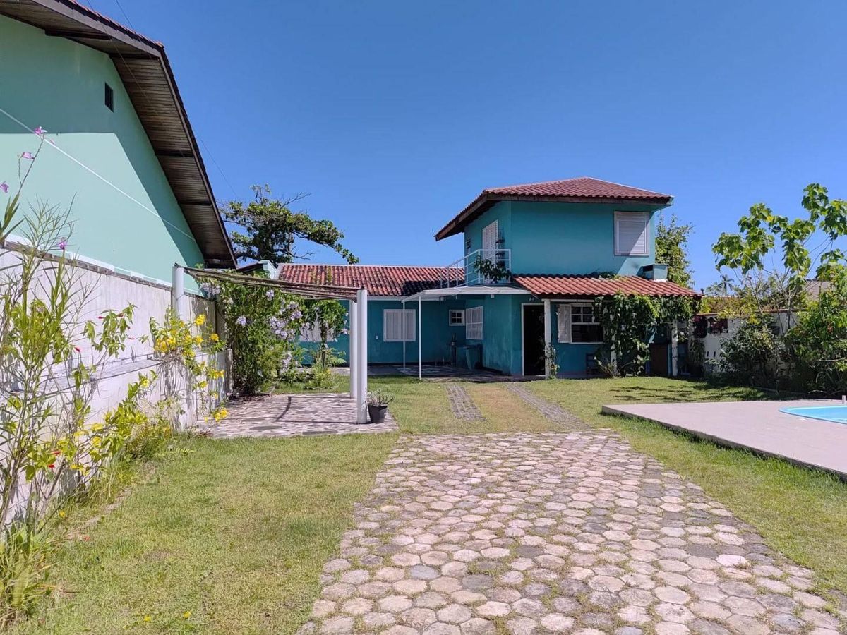 Sobrado com 3 dormitórios à venda, 156 m² por R$ 720.000,00 - Praia Das Conchas - Itapoá/SC - Sobrado em Praia das Conchas, Itapoá - à venda - Nossa Praia Imóveis