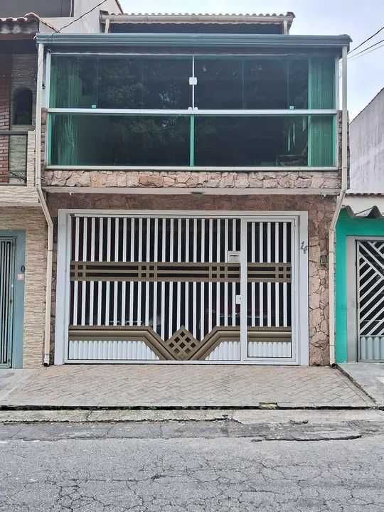 Sobrade de Alto Padrão 125m², 4 Quartos, 2 Suítes, 2 Vagas, 4 Banheiros, Área de Lazer com Churrasqueira e fogão a lenha no Parque São Vicente, Mauá-SP - Sobrado em Parque São Vicente, Mauá - à venda - Paula & Abreu Imóveis