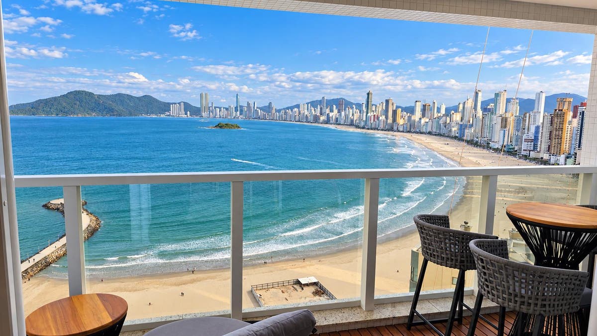 Apartamento MOBILIADO VISTA MAR com 3 suítes à Venda no Infinity Coast Tower em Balneário Camboriú - Apartamento em Pioneiros, Balneário Camboriú - à venda - WOW Imobiliária Ltda