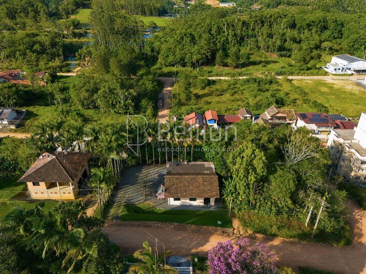 Casa com 3 Quartos e Terreno de 600 m² à Venda em Timbó