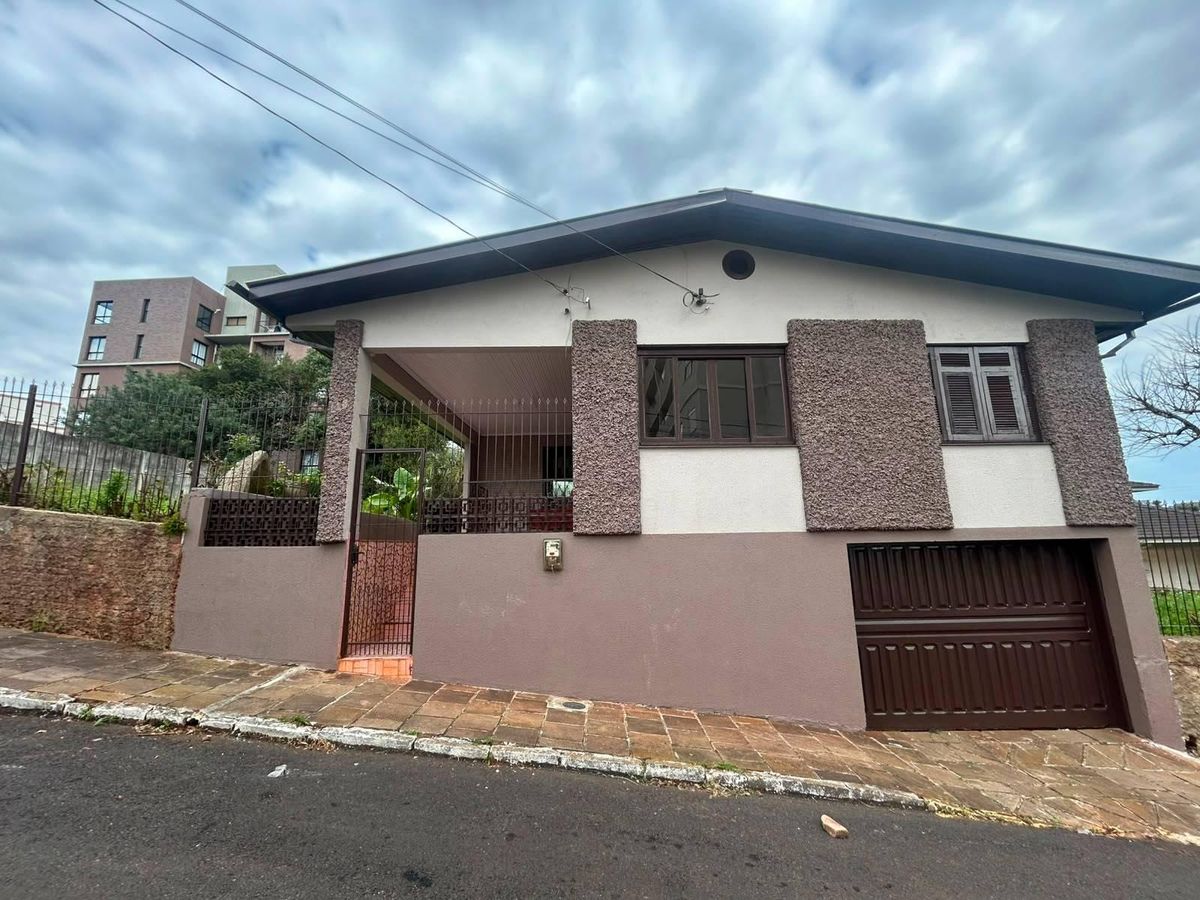 Casa com 4 quartos, Centro - Carazinho - Casa em Centro, Carazinho - para locação - Mobii Negocios Imobiliarios LTDA