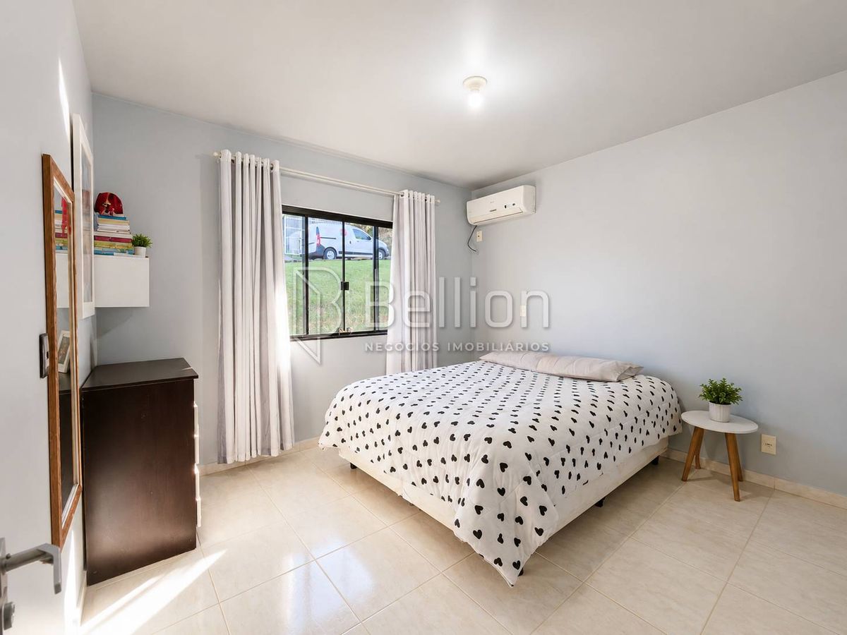 Casa com 3 Quartos e Terreno de 600 m² à Venda em Timbó