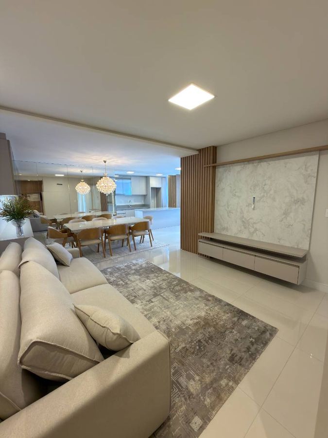 Apartamento Mobiliado no Centro com 3 suítes