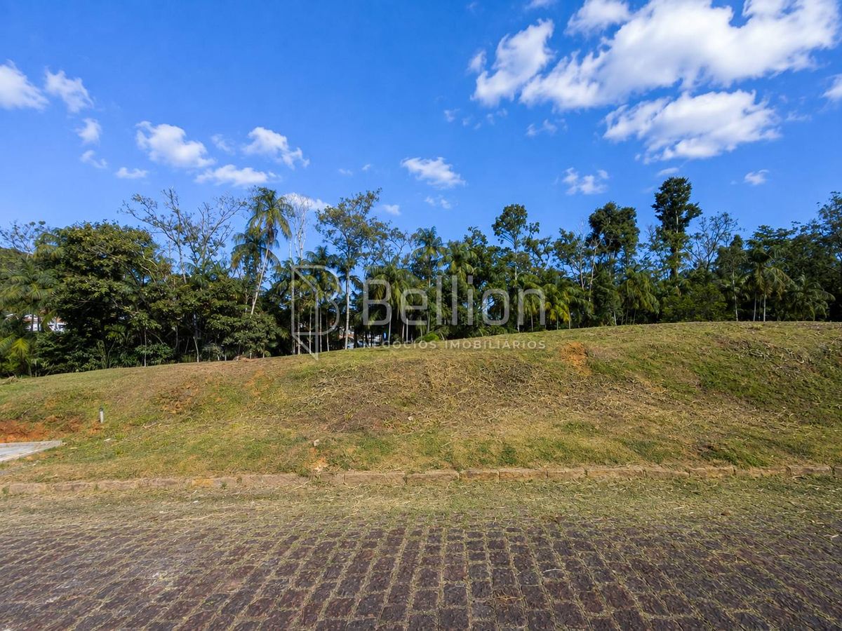 Terreno de 450 m² à Venda Próximo ao Centro de Timbó
