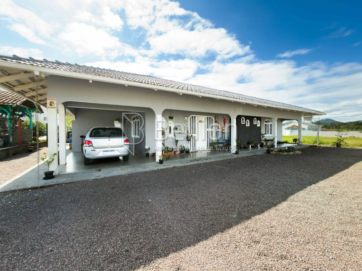 Casa com 3 Quartos e Terreno de 486 m² à Venda no Benedito – Indaial/SC - Casa em Benedito, Indaial - à venda - Bellion Negocios Imobiliarios LTDA