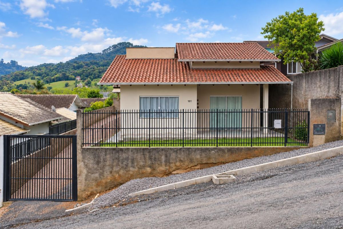 Casa de Alvenaria - Venda - 02 dormitórios - 95m2 - Rua Josef Sofka - Fundo Canoas - Rio do Sul - Casa em Fundo Canoas, Rio do Sul - à venda - Cifra Imóveis e Empreendimentos Imobiliários