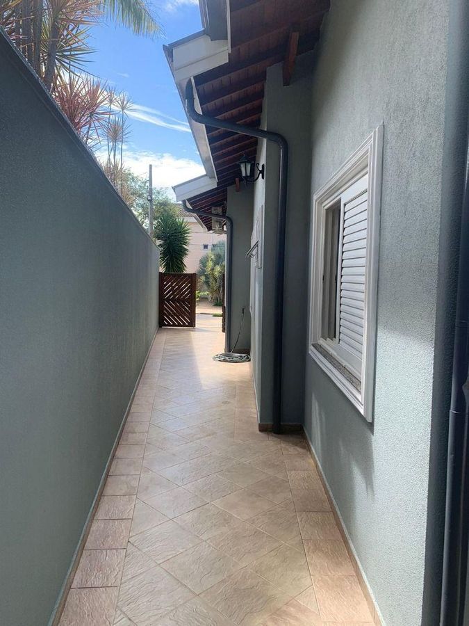 Casa térrea cond. Villaggio Fiorentino. AT: 340m2, AC: 230m2. 3 quartos, 1 suíte, 2 banheiros, sala, área gourmet com churrasqueira, 3 vagas., foto 4