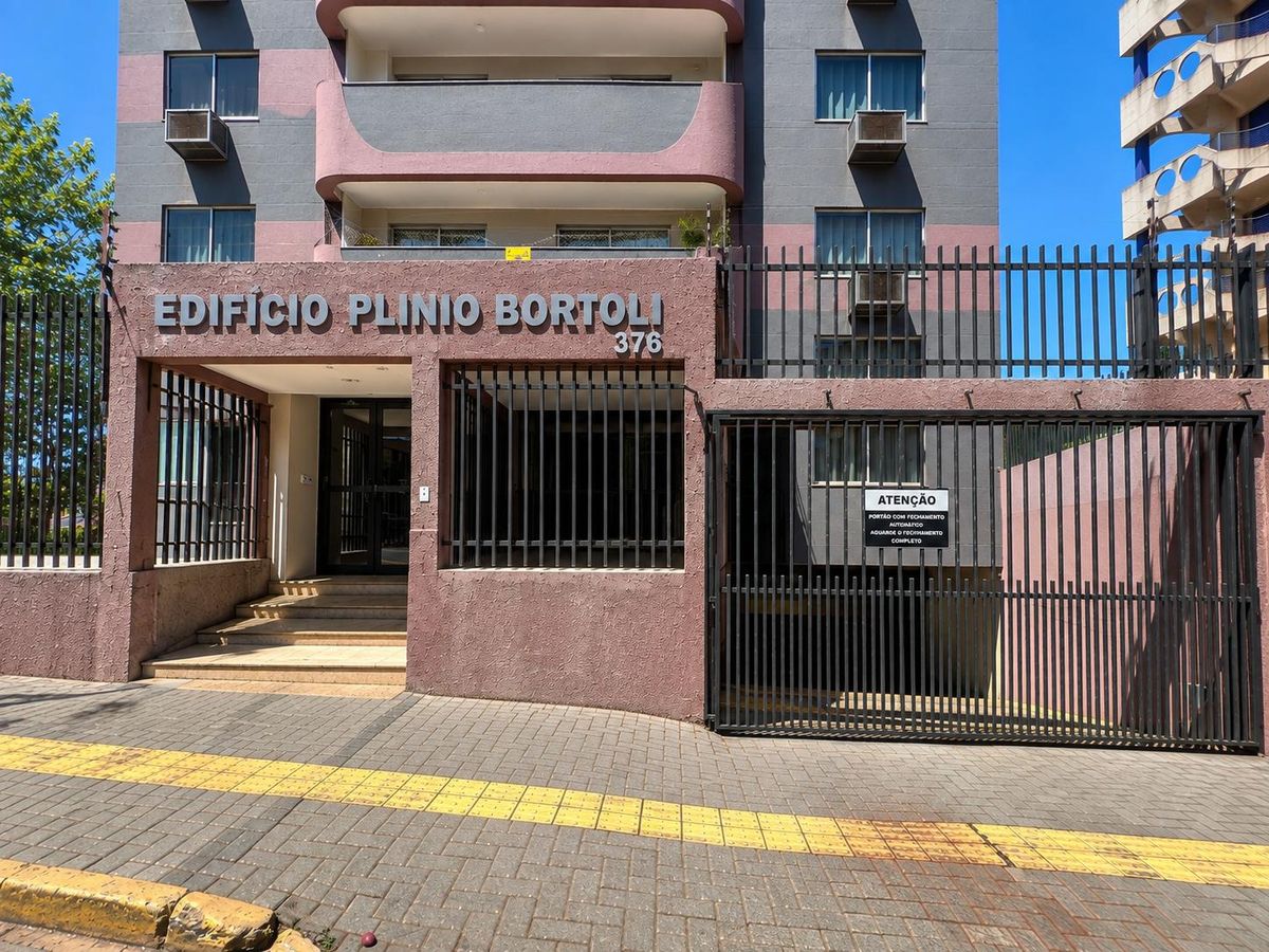 APARTAMENTO A VENDA COM 3 QUARTOS EDIFICIO PLINIO BORTOLI VILA MARACANÃ FOZ DO IGUAÇU - PR - Apartamento em Maracanã, Foz do Iguaçu - à venda - Imob10 Imobiliária Ltda