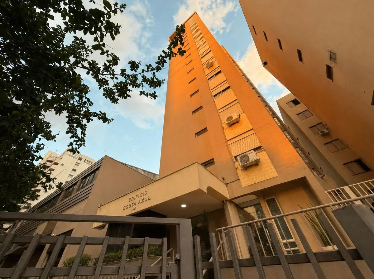 Apartamente com 3 quartos e 01 suíte à venda na região Central de Londrina
