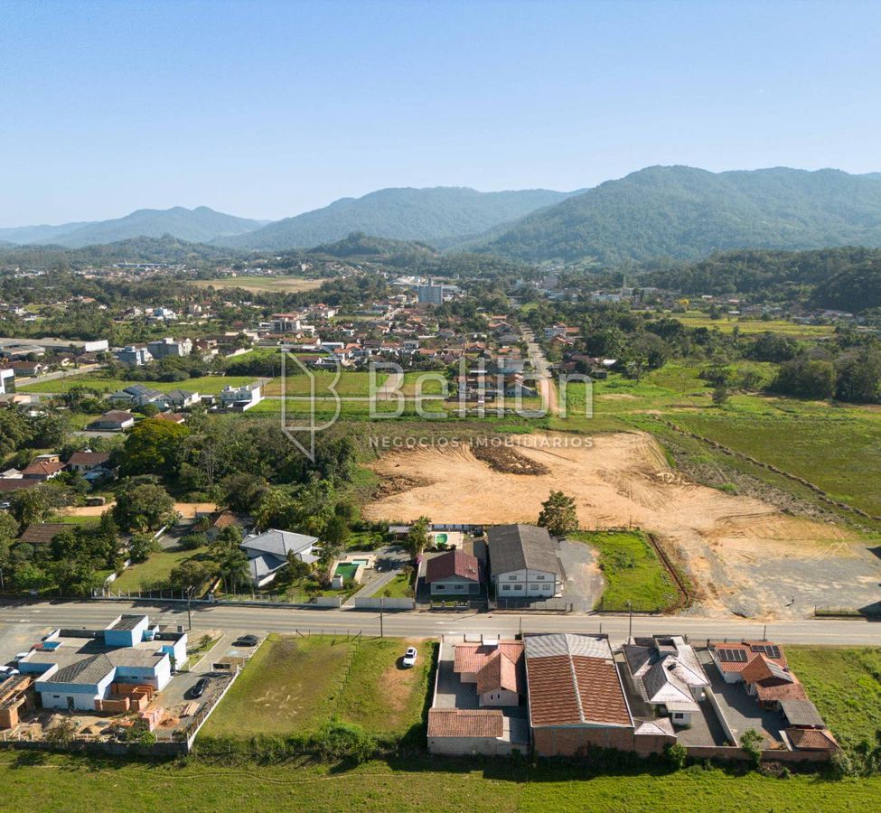 Casa com edícula à Venda em Rio dos Cedros/SC