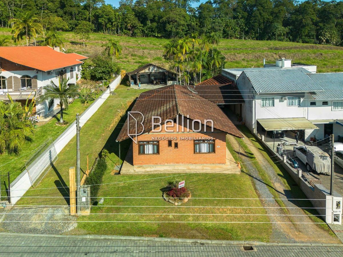 Casa à Venda em Padre Martinho Stein, Timbó 3 Quartos, Suíte e Amplo Terreno de 790 m²