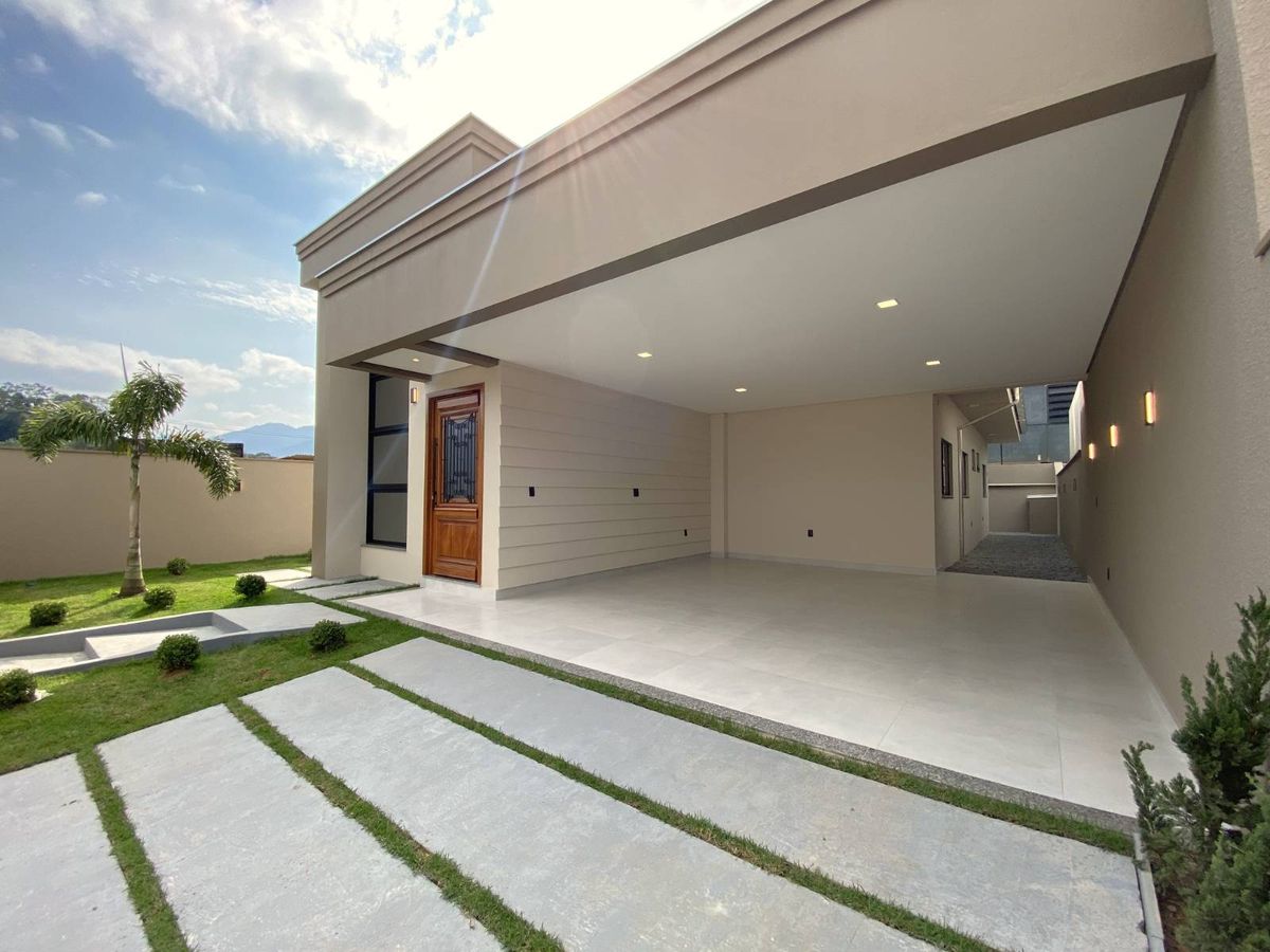 Casa Térrea | Barra do Rio Cerro | 3 quartos (1 suíte) | 132m²