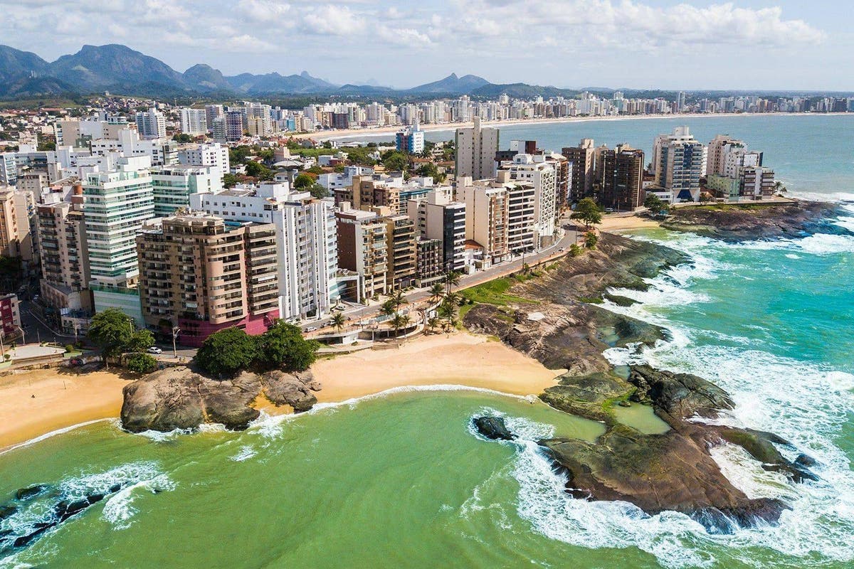 Praia do Morro em Guarapari: Guia Completo e Imóveis