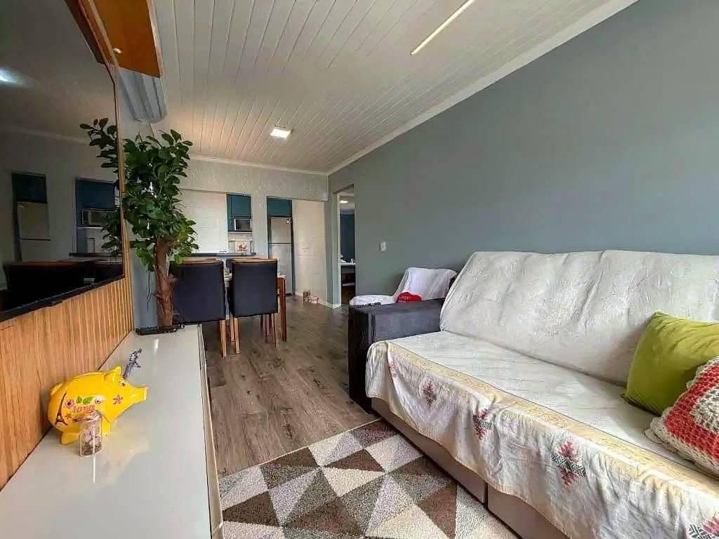 Casa a venda com Piscina e Edícula no bairro Bela Vista em São José R$700 mil