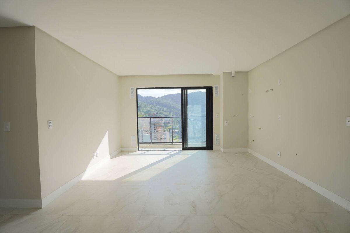 Apartamento a venda no Edifício Sky Brava - Apartamento em Fazendinha, Itajaí - à venda - IMOBILIÁRIA TERRA ITAJAI LTDA
