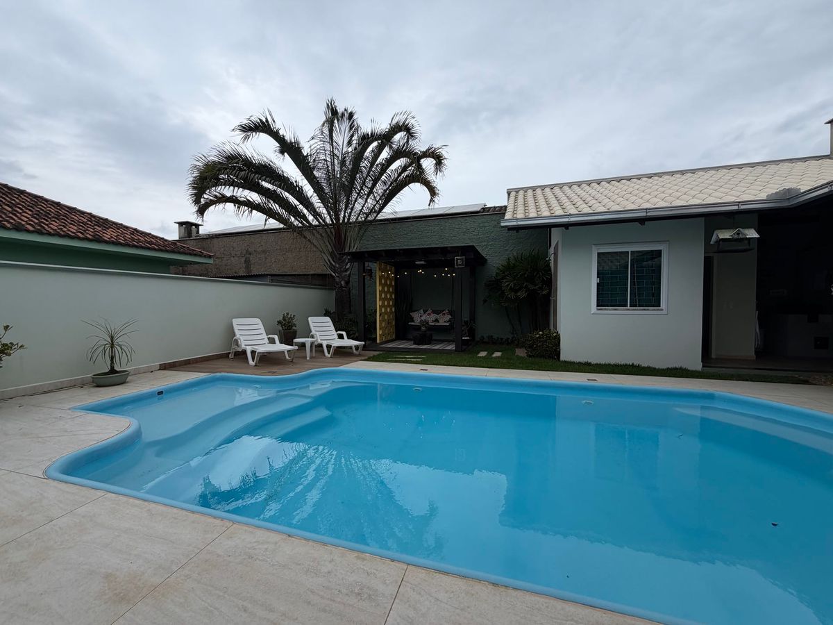 Casa Semimobiliada com 01 Suíte + 02 Quartos | Jaraguá 99 - Jaraguá do Sul - Casa em Jaraguá 99, Jaraguá do Sul - à venda - Eskala Imóveis LTDA