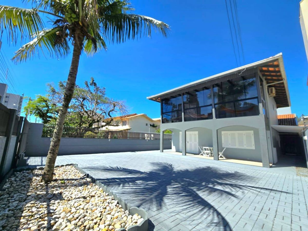 CASA QUADRA DO MAR - CENTRO - 120 METROS DA PRAIA - Casa em Centro, Barra Velha - à venda - Márcio Imóveis Ltda