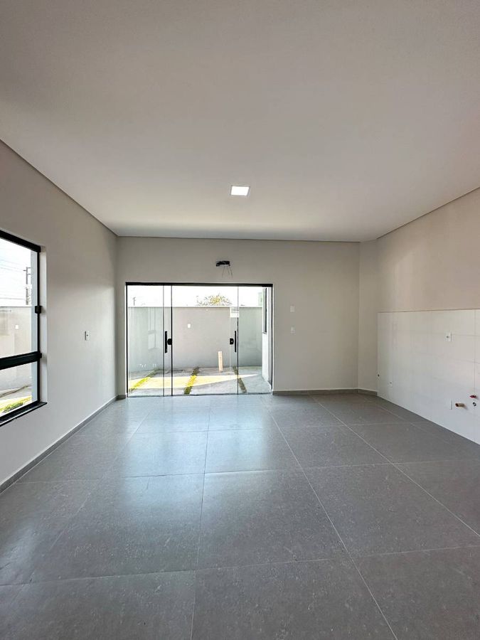 Geminado de Esquina com 1 Suíte + 2 Quartos no bairro Amizade