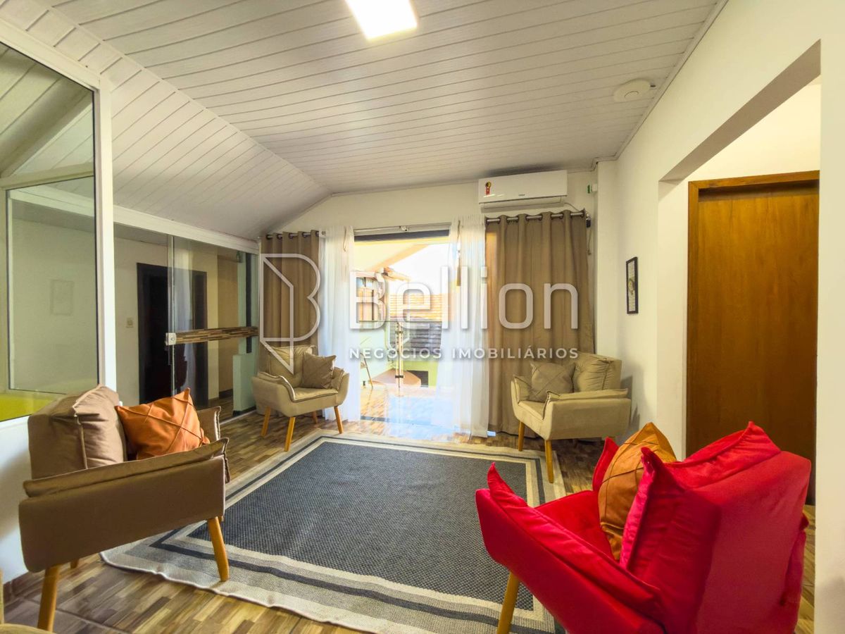 Duas casas em um único terreno: uma excelente oportunidade para morar, investir ou gerar renda!