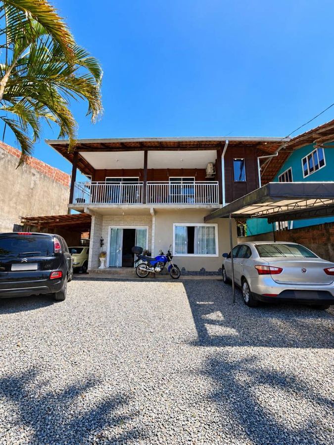 Sobrado com 6 quartos à Venda, Parque Guarani - Joinville - Sobrado em Parque Guarani, Joinville - à venda - IMOBILIARIA BORBA