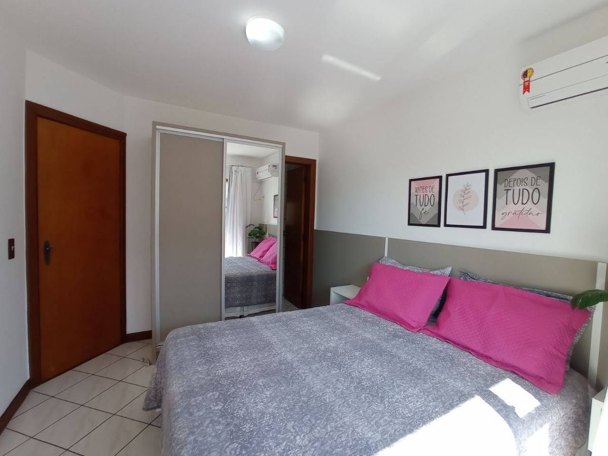 Apartamento 2 quartos em Bombas, Bombinhas. 102m da Praia de Bombas. Sacada com churrasqueira. - Apartamento em Bombas, Bombinhas - para temporada - PAULA CRISTINA DA SILVA MINELLA NEGOCIOS IMOBILIARIOS LTDA