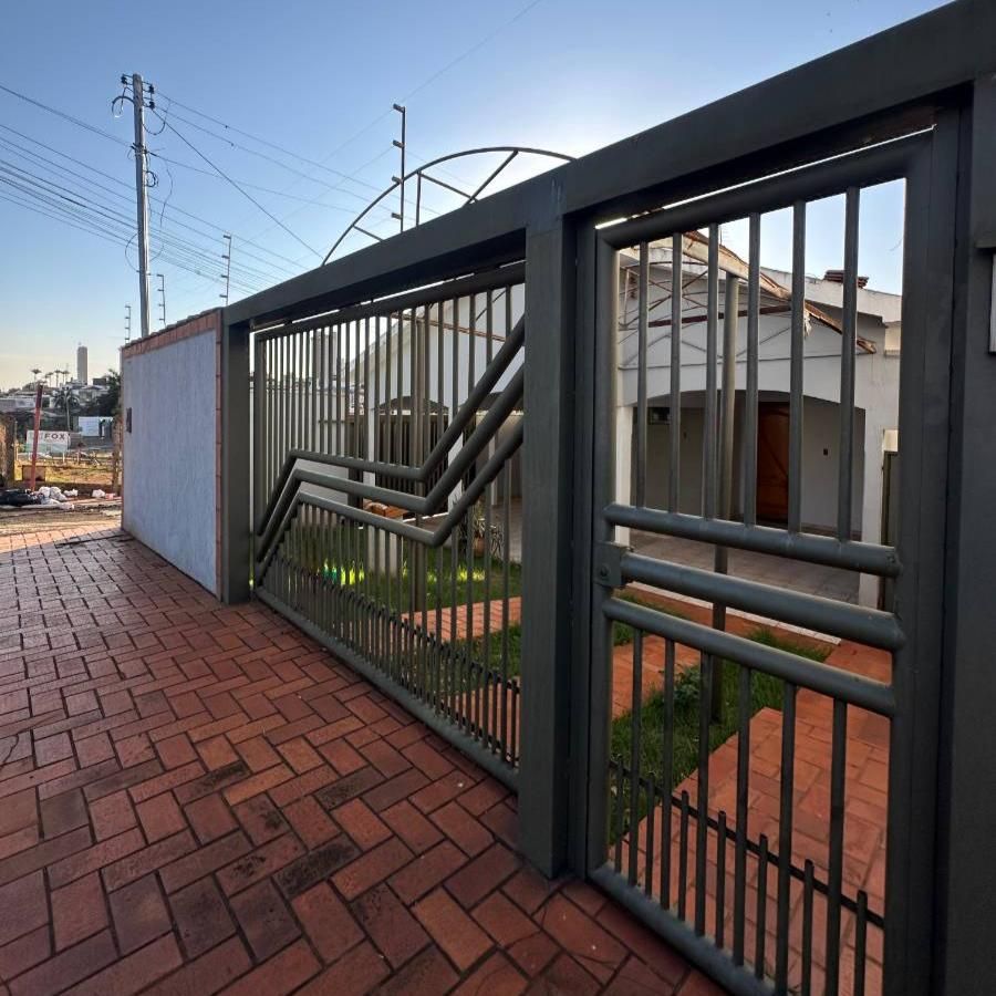 Casa com 3 quartos, Vila Modelo - Rio Verde